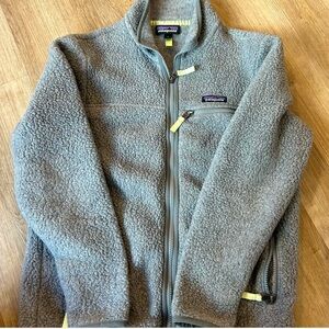 Patagonia retro pile full zip up. Size small. Gently worn